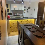 Modern 2 Bedrooms Apartment
