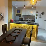 Modern 2 Bedrooms Apartment